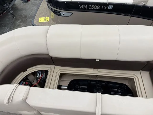 Slide: The Image of Interior view of a 2019 Sun Tracker SportFish 22 DLX boat. - 9