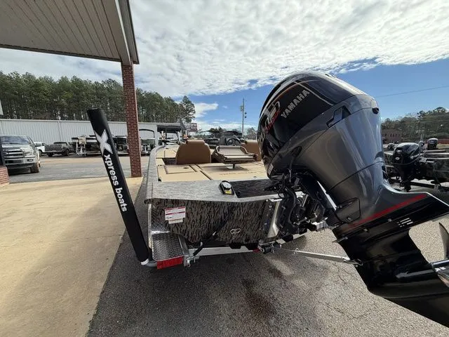 Slide: The Image of 2026 Xpress H20C Crappie boat with Yamaha outboard motor. - 8