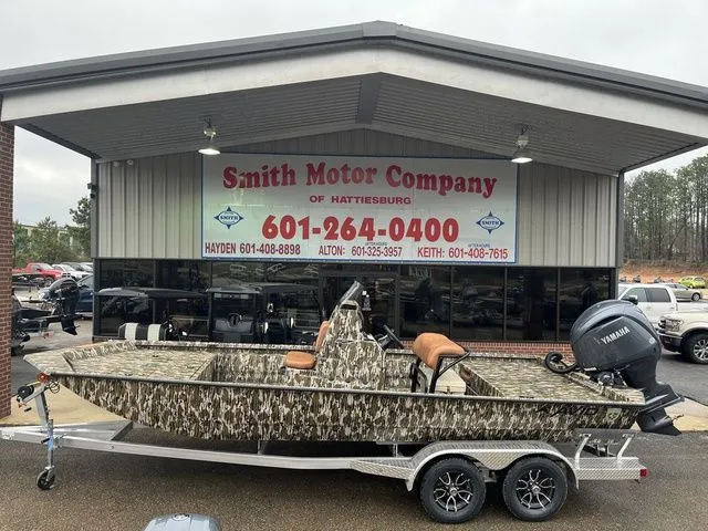 The Image of 2026 Avid 22 Rogue boat at Smith Motor Company. - 1