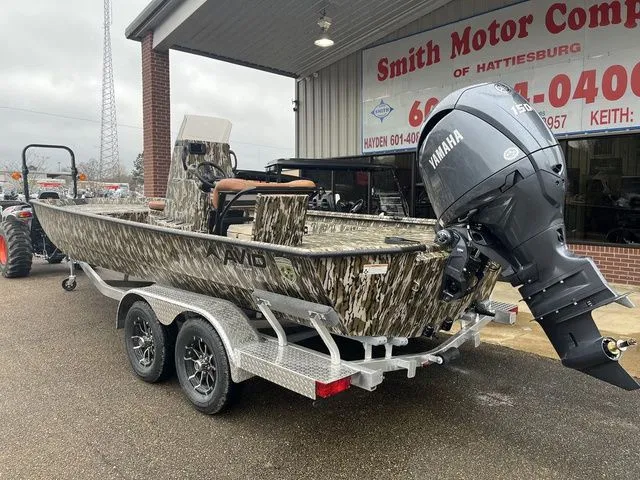 Slide: The Image of Avid 22 Rogue 2026 boat with Yamaha motor on trailer. - 10