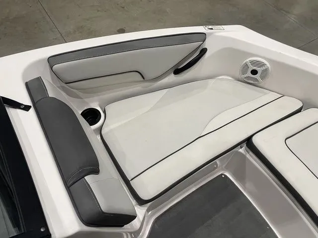 Slide: The Image of Yamaha SX190 2022 - 26