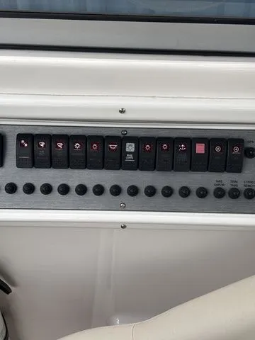 Slide: The Image of Dashboard of a 2014 Regal Express Cruiser 30. - 10