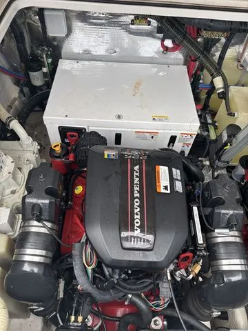 Slide: The Image of Volvo Penta engine in 2014 Regal Express Cruiser 30. - 40