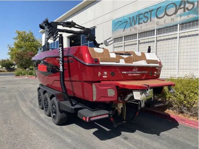 Slide: The Image of 2026 Malibu Wakesetter 25 LSV boat at West Coast Boat Center. - 4