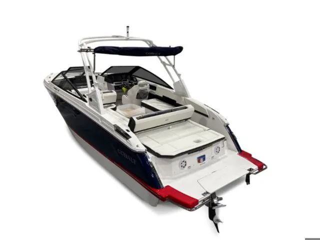Slide: The Image of 2026 Cobalt R6 boat, luxurious design, spacious deck. - 4