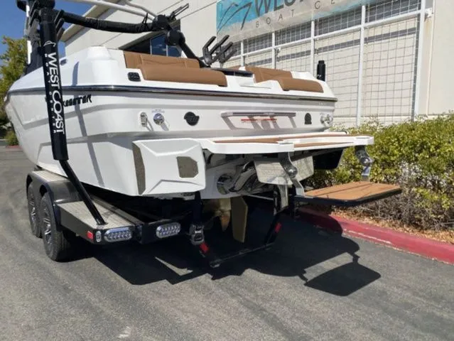 Slide: The Image of Malibu Wakesetter 23 MXZ 2026 - 6