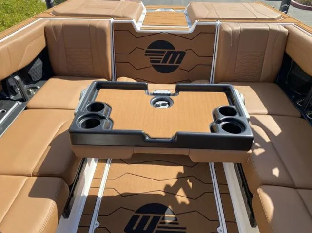 Slide: The Image of Malibu Wakesetter 23 MXZ 2026 - 13