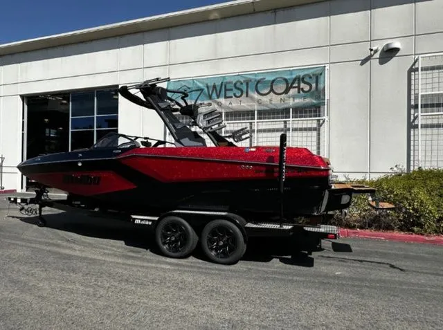 Slide: The Image of 2026 Malibu Wakesetter 23 MXZ boat at West Coast Boat Center. - 3