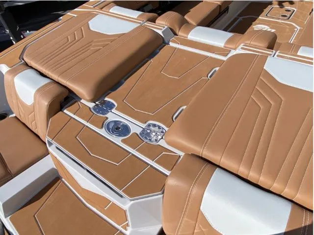 Slide: The Image of 2026 Malibu Wakesetter 25 LSV, brown and white upholstery. - 20