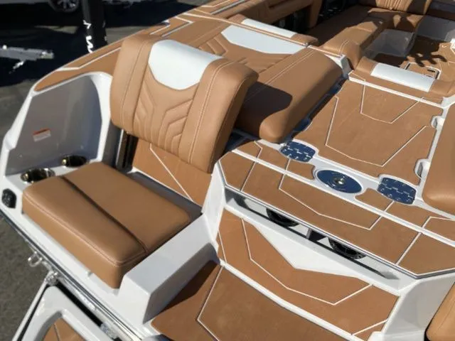 Slide: The Image of Luxurious interior of the 2026 Malibu Wakesetter 25 LSV. - 21