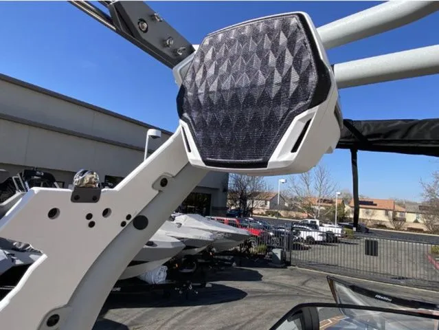 Slide: The Image of Speaker on Malibu Wakesetter 25 LSV 2026 boat. - 23