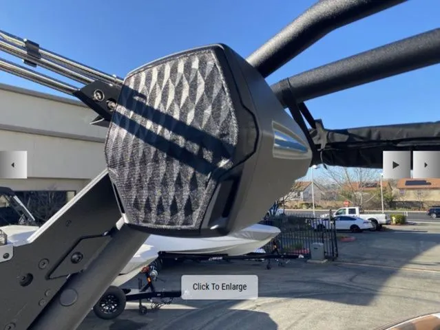 Slide: The Image of Speaker on Malibu Wakesetter 23 MXZ 2026 boat. - 19