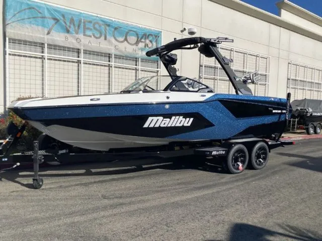 Slide: The Image of 2026 Malibu Wakesetter 23 MXZ boat at West Coast Boat Center. - 4