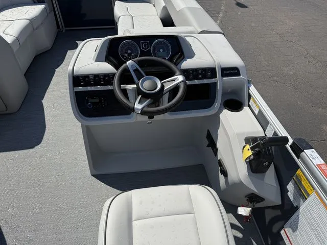 Slide: The Image of Interior of a 2026 Sweetwater SW2086CPSE pontoon boat. - 7