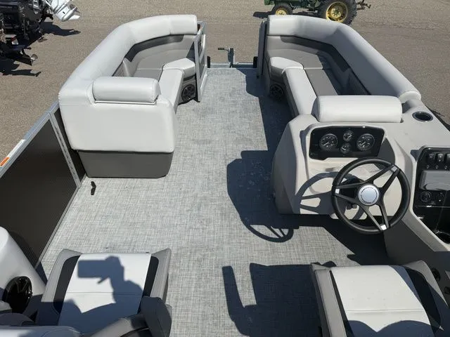 Slide: The Image of Interior of 2026 Princecraft Vectra 23 QL pontoon boat. - 6
