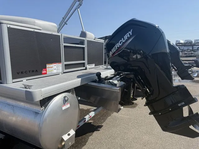 Slide: The Image of 2026 Princecraft Vectra 23 QL pontoon boat with Mercury engine. - 9
