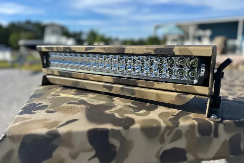 Slide: The Image of Camouflage-patterned LED light bar on Excel 1751 Viper F4, 2026 model. - 18