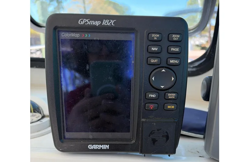 Slide: The Image of Garmin GPS map 182C - 36