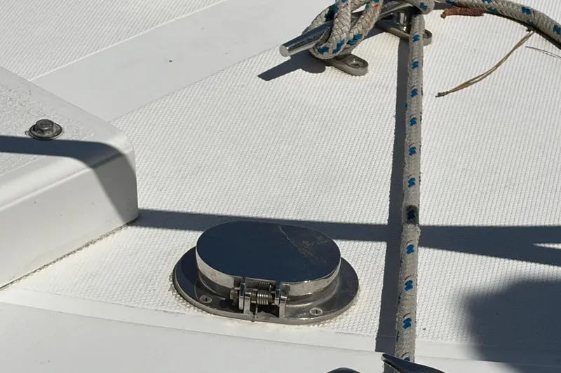 Slide: The Image of Deck of 2005 Steiger Craft 23 Miami boat - 8