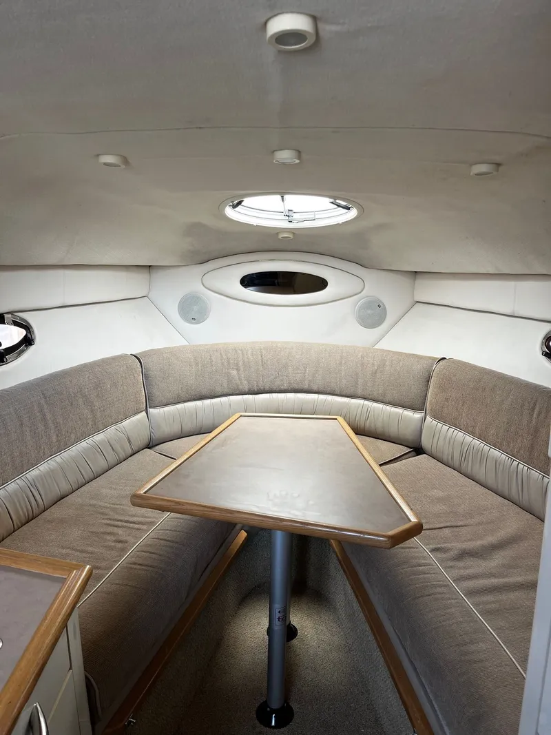 Slide: The Image of Interior of 1998 Maxum 2700 SCR yacht cabin. - 19
