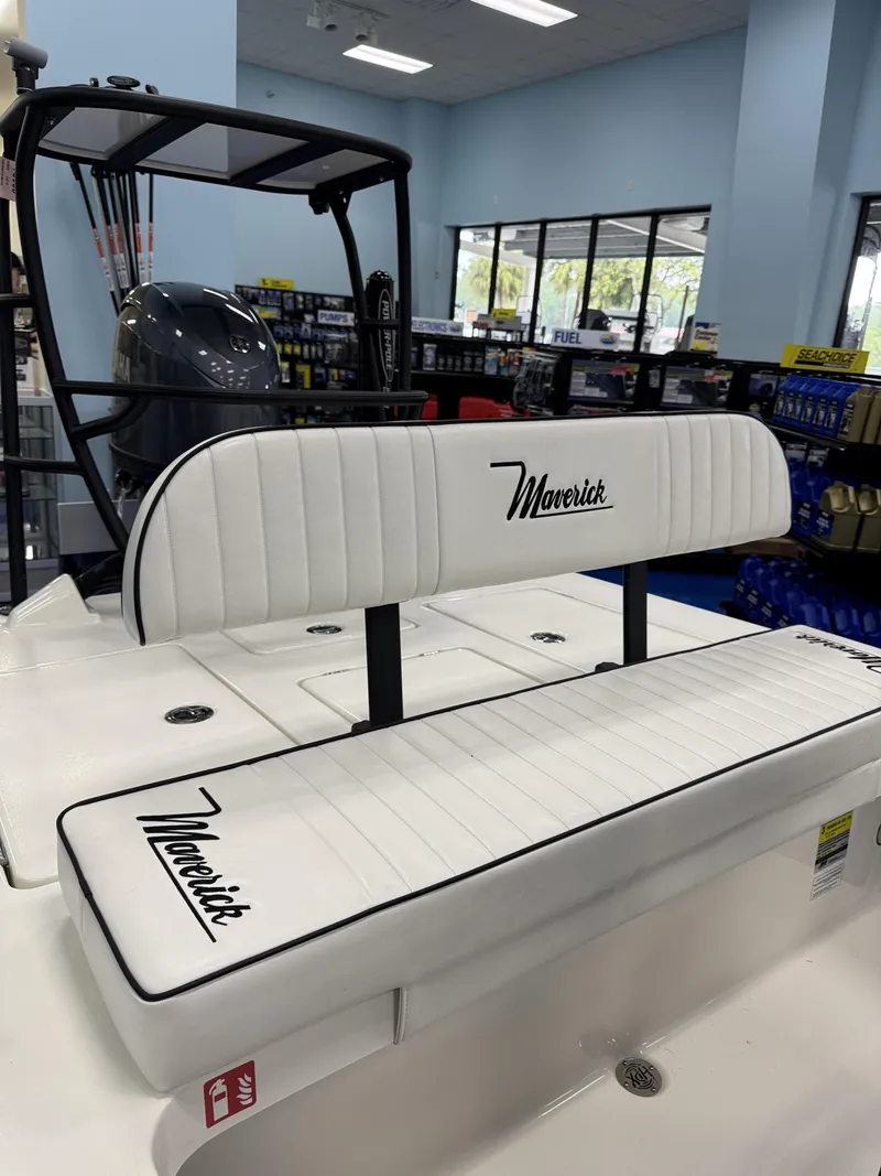 Slide: The Image of Maverick HPX-S 2026 boat with white upholstery in showroom. - 27