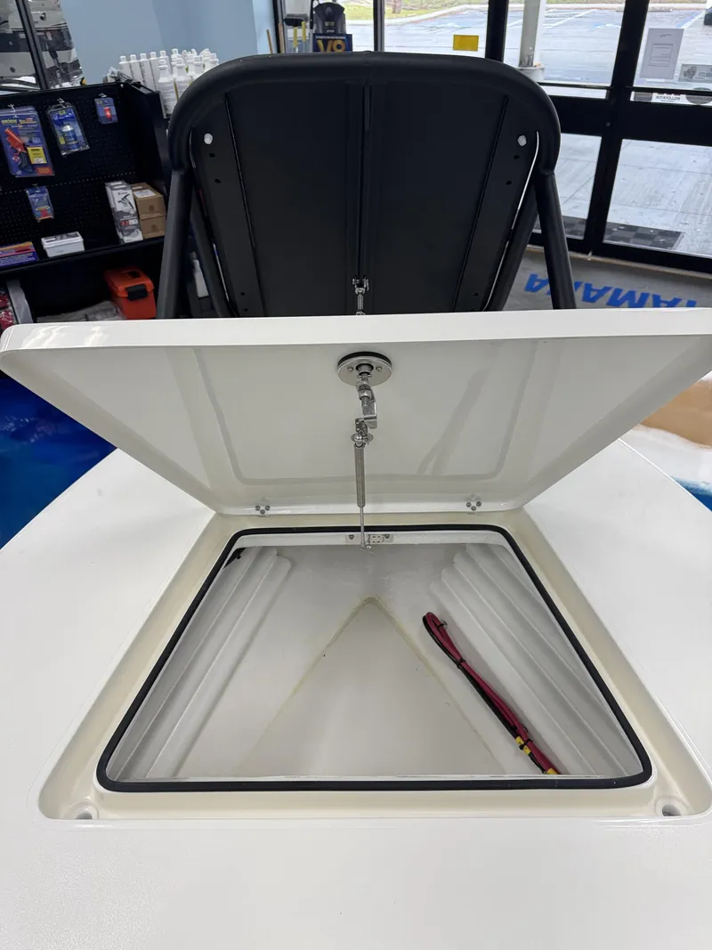 Slide: The Image of Maverick HPX-V 2026 boat hatch inside a store. - 6