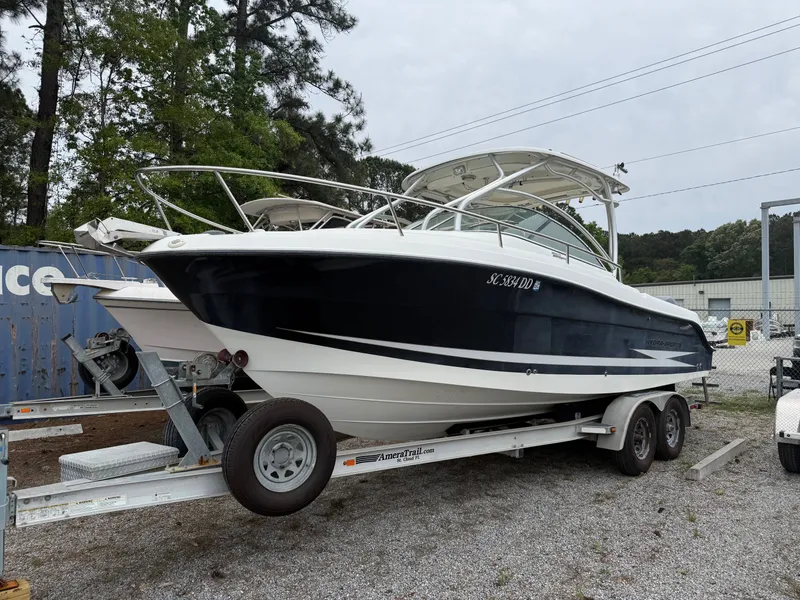 The Image of 2007 Hydra-Sports Vector 2500 VX on trailer, side view. - 1