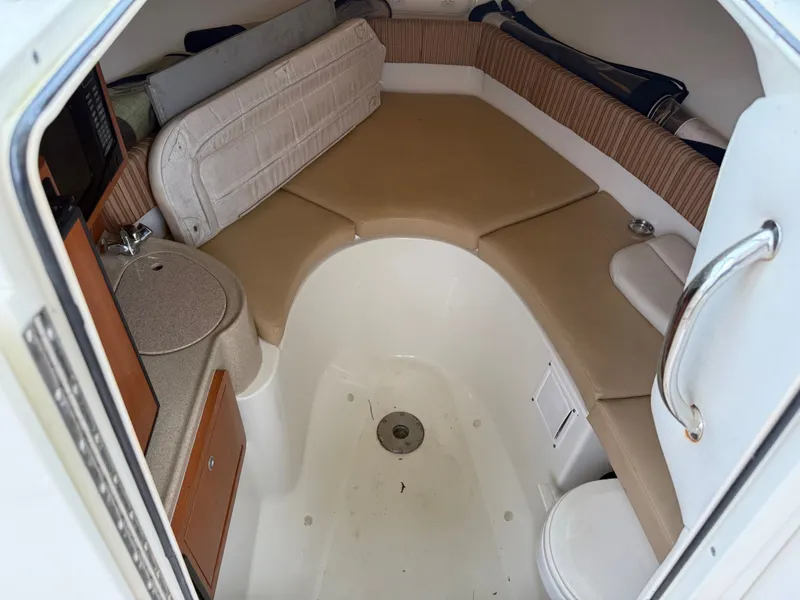 Slide: The Image of Interior of 2007 Hydra-Sports Vector 2500 VX with seating and sink. - 10