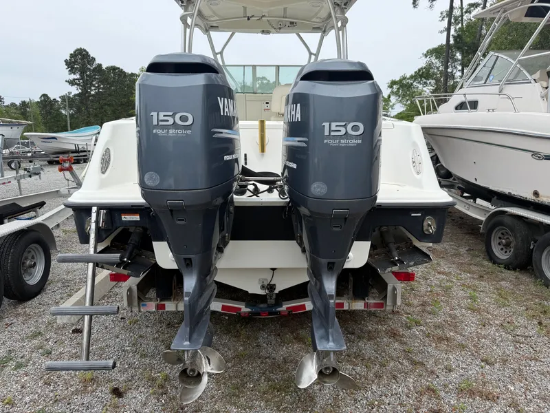 Slide: The Image of 2007 Hydra-Sports Vector 2500 VX with Yamaha 150 outboard engines. - 5