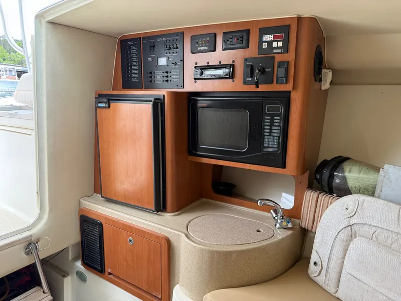 Slide: The Image of Interior of 2007 Hydra-Sports Vector 2500 VX with kitchenette. - 7