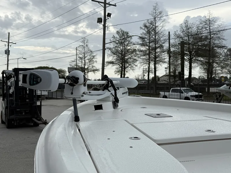 Slide: The Image of Blue Wave 2000 PureBay boat with trolling motor, 2015 model. - 13