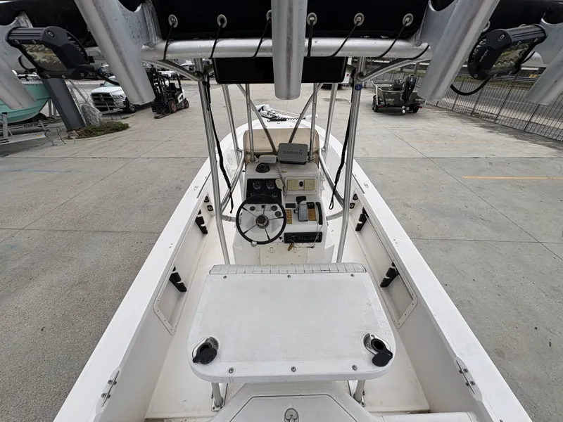 Slide: The Image of Interior view of a 2000 Kenner 21 CC boat. - 10