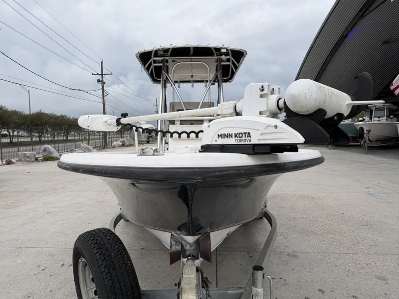 Slide: The Image of 2000 Kenner 21 CC boat with Minn Kota Terrova motor. - 6