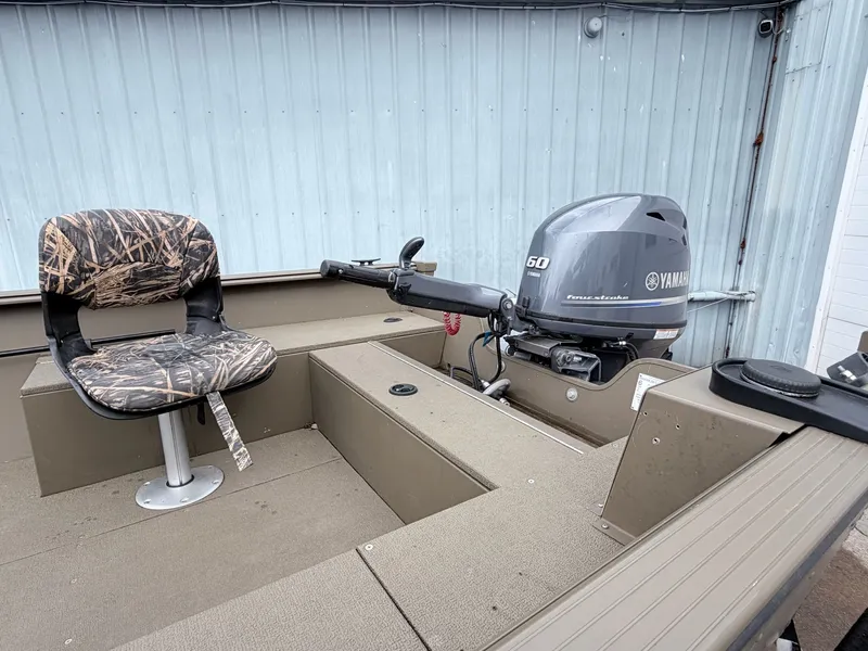 Slide: The Image of 2020 G3 Outfitter V177 T boat with Yamaha motor. - 12