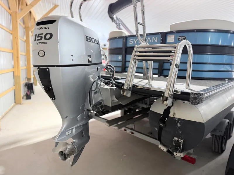 Slide: The Image of 2018 Sylvan 8522 LZ LES with Honda 150 VTEC engine. - 15