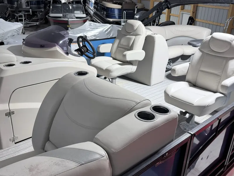 Slide: The Image of Interior of a 2018 Sylvan 8522 LZ LES pontoon boat. - 3
