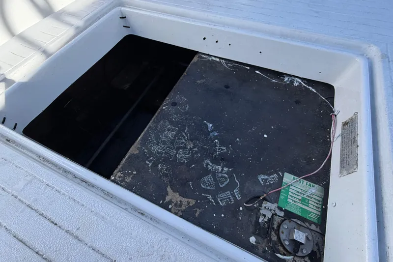 Slide: The Image of Open hatch on 1973 Chris-Craft 30 Tournament FB boat deck. - 25