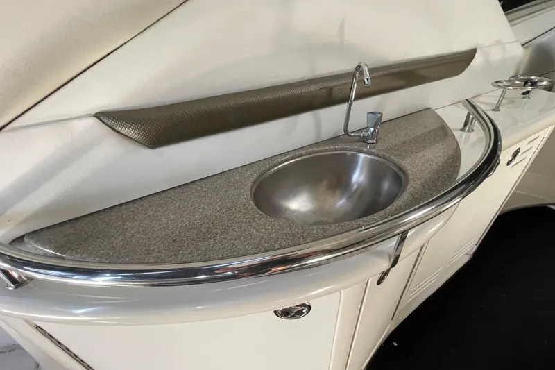 Slide: The Image of Luxury yacht interior with sleek sink and countertop, Sea Ray 440 Express, 2007 model. - 31