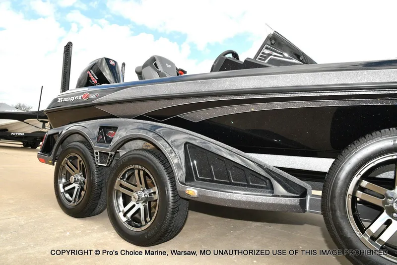 Slide: The Image of 2025 Ranger Z520R Cup Equipped boat with glossy black finish. - 19