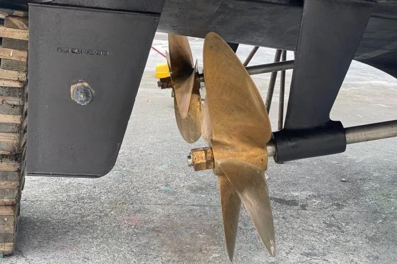 Slide: The Image of Propeller of 2000 Silverton 453 Motor Yacht on dry dock. - 45