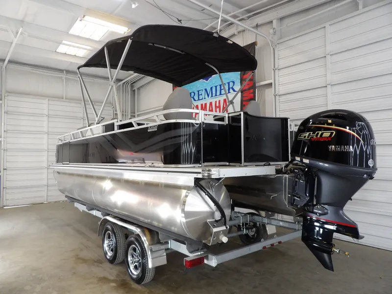 Slide: The Image of Avalon Venture 85 Rear Fish - 21' 2026 - 15