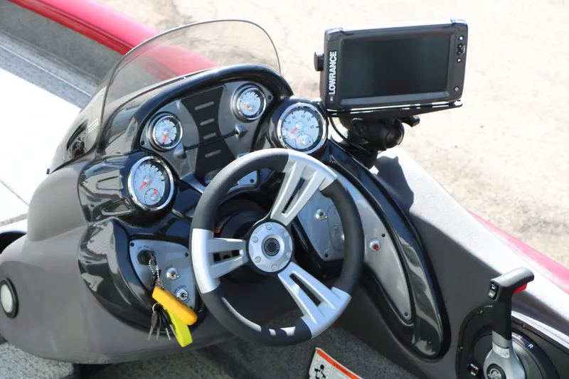 Slide: The Image of Bass Tracker 175 TXW 2020 dashboard with Lowrance display. - 18