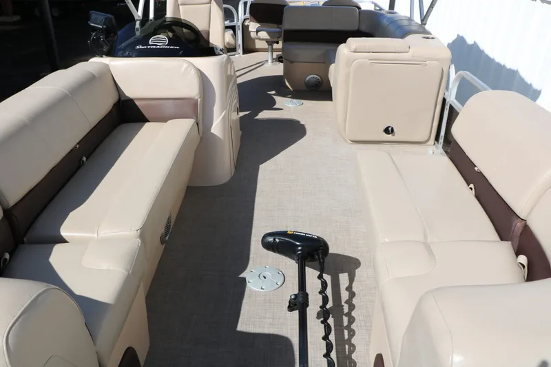Slide: The Image of Interior of a 2019 Sun Tracker Sport 22 Fish Deluxe pontoon boat. - 18