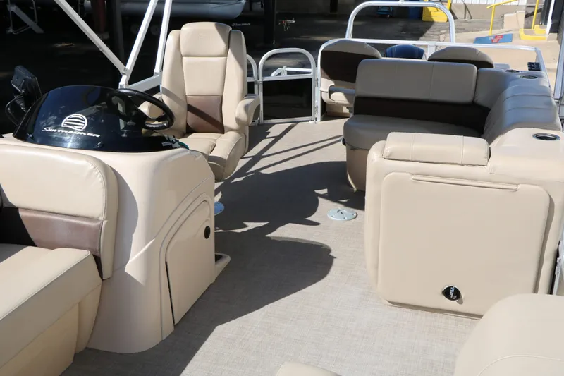 Slide: The Image of Interior of a 2019 Sun Tracker Sport 22 Fish Deluxe pontoon boat. - 21