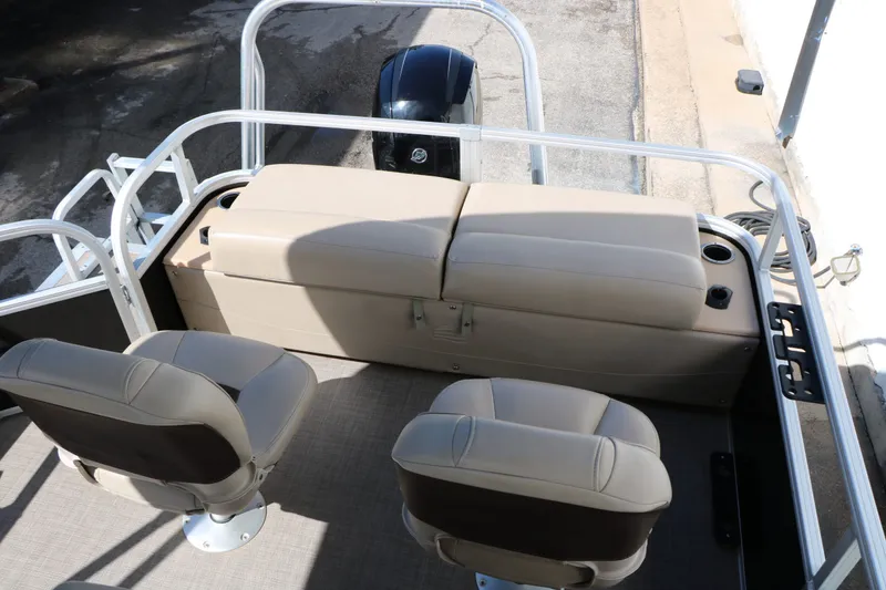 Slide: The Image of Interior of 2019 Sun Tracker Sport 22 Fish Deluxe with seating. - 37