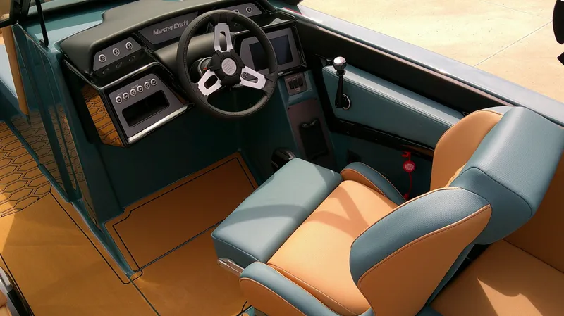 Slide: The Image of MasterCraft NXT22 2026 - 12