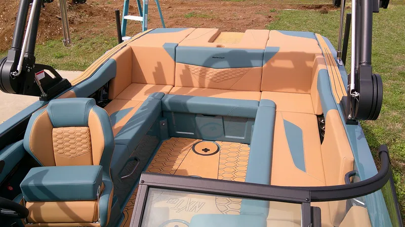 Slide: The Image of MasterCraft NXT22 2026 - 20