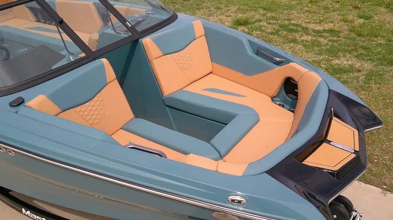 Slide: The Image of MasterCraft NXT22 2026 - 4