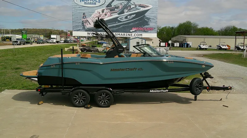 Slide: The Image of MasterCraft NXT22 2026 - 2