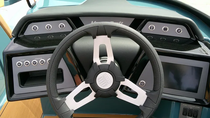 Slide: The Image of MasterCraft NXT22 2026 - 17